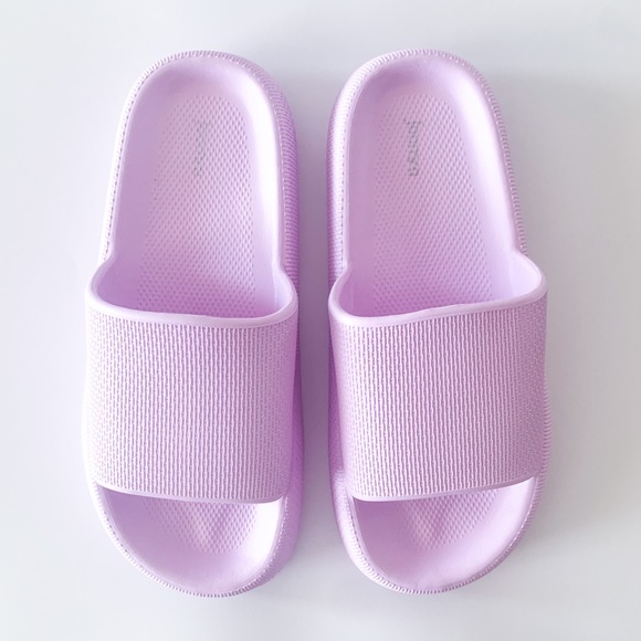 Joomra Pillow Slides Slippers in Lilac Lavender - Picture 2 of 10